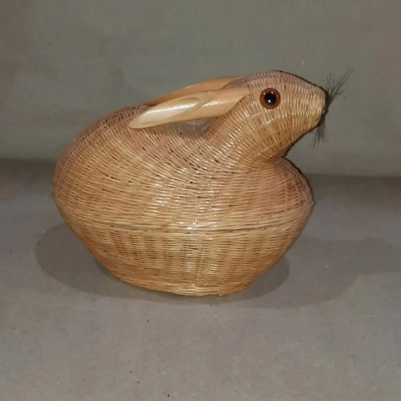 Kiangsi Handicrafts Rabbit Basket With Lid - Picture 5 of 11